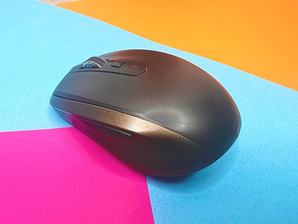 Souris Logitech AnyWhere MX - vue gauche